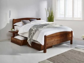Traditional Country Bed 